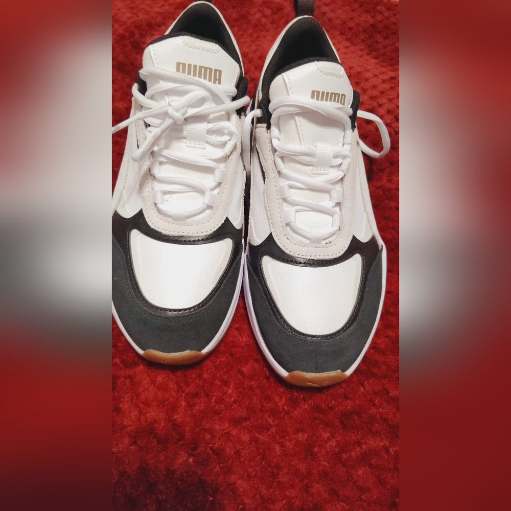 Puma White and Black Sneakers
